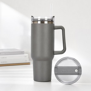 투데이리빙 1.18리터 대용량 스텐 텀블러 + 빨대 포함 손잡이 이중 보온 보냉병 아이스 스트로 플로우 보틀 리유저블 핸들 보냉 보온병 캠핑 콜드컵 물병 워터 물통 빨대컵, 1개, 1.18L, 그레이