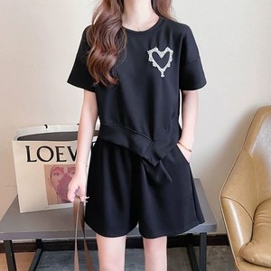 오스틱니 75kg까지 빅사이즈 여성 여름 데일리 라운드넥 날씬해보이는 캐주얼 단색 자수 트레이닝 반팔 티셔츠 상하의