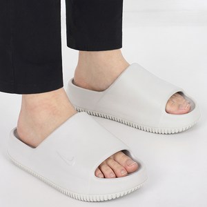 나이키 캄 2.0 슬라이드 슬리퍼