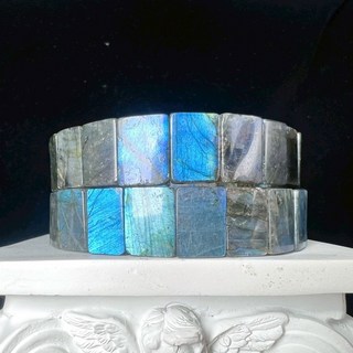 猛藍拉長石手排，天然能量石，手工打磨，藍色光暈，時尚百搭款