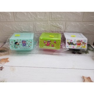 蠟筆小新正版授權斜口收納盒 雙抽屜桌面收納盒 可愛卡通文具收納, 壓克力吊飾 恐龍裝,請參考說明滿150元出貨