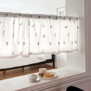 CARREDECO Flin 花卉短窗簾, 白色