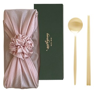 Nothyang Bangjja Yugi 月亮 1人份餐具組, 1套, 金色(湯匙), 金色(筷子), 淺粉色(包袱巾), 湯匙 + 筷子 + 包袱巾