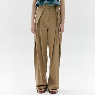 女性寬版吊帶褲