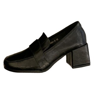 Basic Step 女款方頭經典素雅中跟樂福鞋 5cm EC012