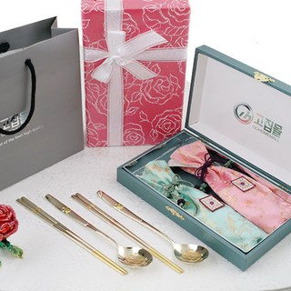 GOZIPMALL 皇室金絲圓金龜鈦金夫婦餐具組, 湯匙筷子2套 + 筷架2個 + 金絲福氣筷套2入 + 薄荷綠禮盒 + 韓紙包裝(隨機) + 提袋, 1套, 混合顏色