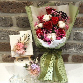 都市庭園 香皂花 棉花 玫瑰 滿天星 畢業花束, 紅色