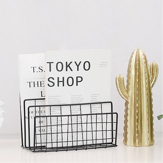 3層雜誌架, 黑色的