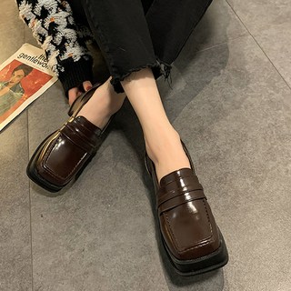 TCR 女性基本款皮鞋