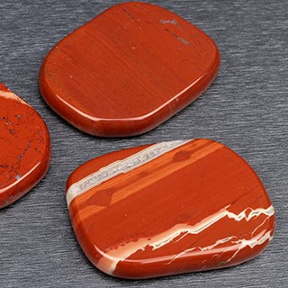 紅碧玉療癒手握石 隨機出貨, 2個