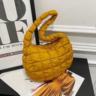 Hilio 大容量肩背鋪棉絎縫雲朵包