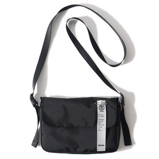 bubilian 男女通用 Cordeli 斜背包, 黑色