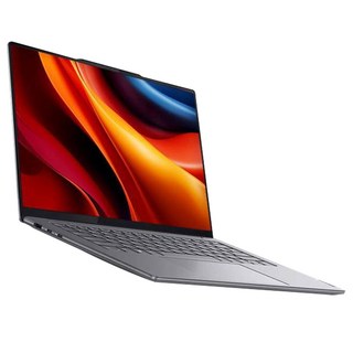 [레노버 요가 슬림 7 2024 모델의 Luna Grey 외관 사진]