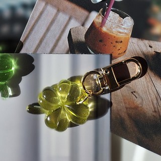 幸運閃亮四葉草鑰匙圈 護身符 加油 合格 禮物, 黃綠色, 1個