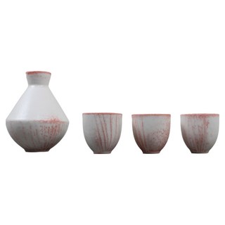 Dalsogum 陶瓷粉紅雪酪清酒瓶組 粉紅色, 1套, 酒瓶 + 酒杯 3入