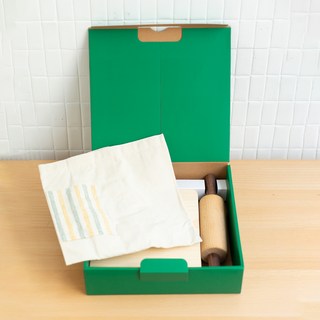 eguchitoys 蒙特梭利廚房工作組, 桿麵棍 + 圍裙 + 砧板, 1盒