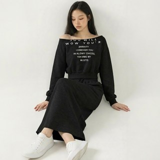 Paperments 美式字母短版上衣 + 荷葉邊短裙套裝 14121