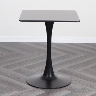 Dori Furniture Schatz 600方形桌, 黑色