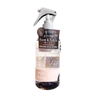 more room 衣物空間香氛噴霧 消臭 250ml 泰國製造, 1瓶, 白麝香 + 小蒼蘭