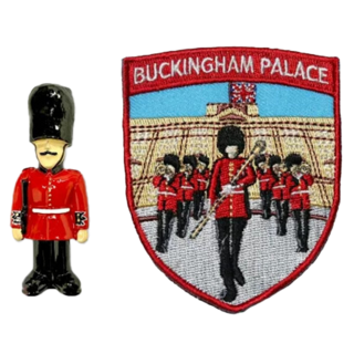 A-ONE 匯旺 英國紅衛兵彩色磁鐵+英國 白金漢宮 紅衛兵徽章【2件組】f751+174, 1組, 磁鐵:1.34 x 3.37inches，布藝徽章:2.4 x 3inches