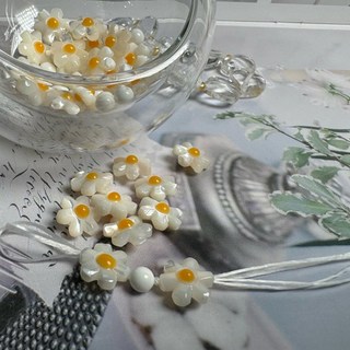 貝淇小舖 散珠 天然硨磲石 花花造型單顆硨磲花朵9.4mm 居家裝飾 散發獨特光澤, 1入