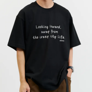 BOHRHOO Floral Ash 印花標語短袖, 寬鬆落肩版型, 輕盈透氣, XL, 黑色