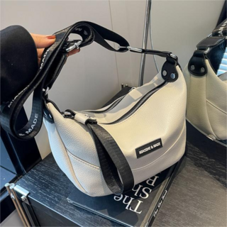 新款韓版斜肩柔軟時尚百搭女包 側背包 斜肩包 餃子包 收納包 化妝包 相機包, 14 x 24 x 8cm, 白色