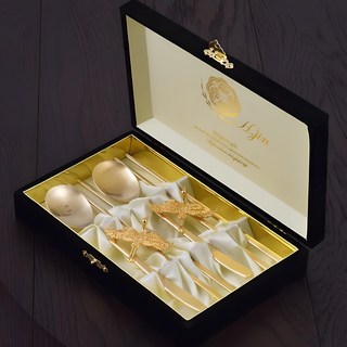 H.Jin 雙鶴筷匙組, 湯匙 + 筷子 + 筷架 + 絲綢禮盒 + 品牌袋, 1組, 鈦金色