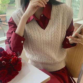 TWEE 傑拉丁麻花V領針織背心 tvs0068