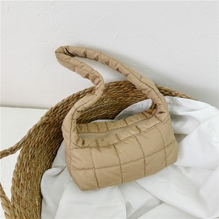 Hilio 迷你絎縫手提雲朵包, 米色