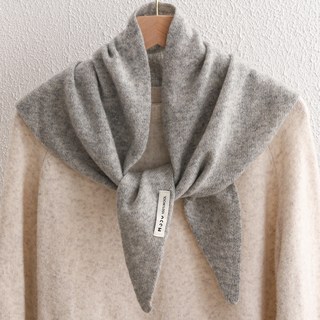 CocoDream Besny 羊毛三角披肩針織圍巾