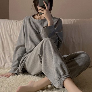 Zanaba 女性笑臉刺繡簡約圓領長袖睡衣上下衣套裝 264243