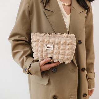 SORIDAL 女士Pesky絎縫雲朵手提收納包