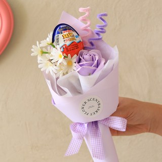 ScentBasket Sweet Bloom Kinder Joy花束, 紫色(花), 隨機出貨(健達奇趣蛋)