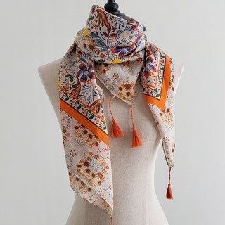 Vavisoo 卡納拉 花卉流蘇圍巾