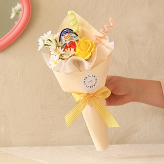 ScentBasket Sweet Bloom 健達奇趣蛋花束, 黃色(花), 隨機出貨(健達奇趣蛋)