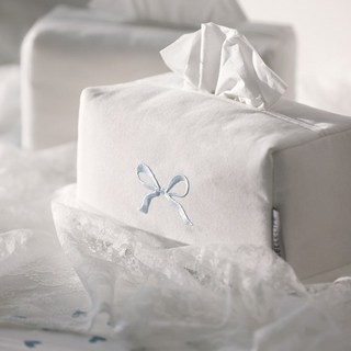 BELLELIFE 藍色緞帶刺繡面紙盒, 白色
