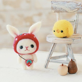 Hamanaka Pet Doll Yangyangi 羊毛氈 DIY 草莓帽兔子與小雞套組 441-307, 1套, 混合色