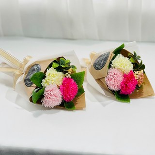 人造花小花束2件組, 3 支康乃馨，混合粉紅色