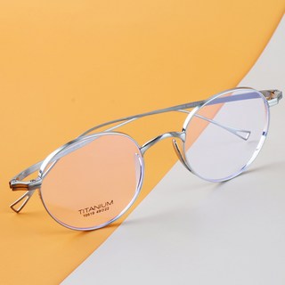 BEIMA 100% 鈦金屬眼鏡框 反向鼻墊 IPT10519 圓形 男女通用 眼鏡框+拭鏡布與眼鏡盒套組 銀色