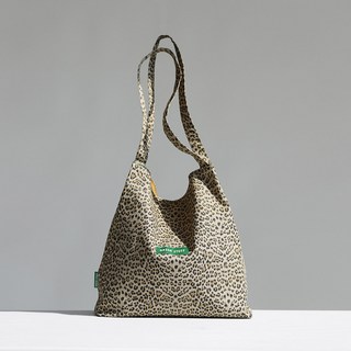 GREEN STUFF 率性寬鬆豹紋托特包 53