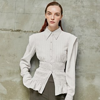 Lie 墊肩抓皺翻領女衫 I213B011