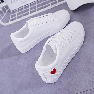 愛心點綴簡約日常白色休閒鞋