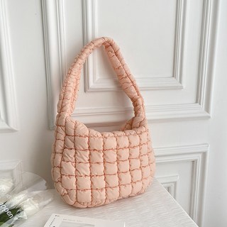 Hilio 澎澎絎縫雲朵肩背包