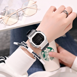 Soyo Sanghoe 高級電子運動手錶, 1個, 黑銀色