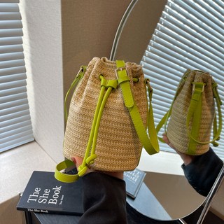 Elsso 女款背帶草編風格復古水桶信差斜背包, 綠色