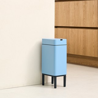 Modern House 加高更便利的方形感應式垃圾桶, 迷霧藍