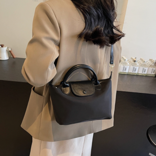 Dabiglow 輕量日常尼龍斜揹包