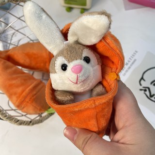 Dorim 兔子啃過的紅蘿蔔娃娃汽車鑰匙圈, 1個, 混合顏色