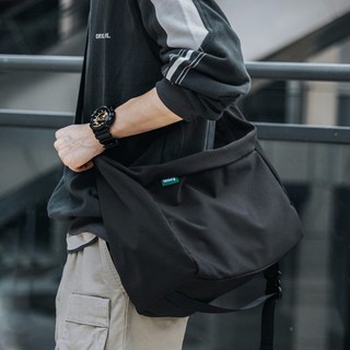 Elsso 男士牛津布簡約設計郵差斜背包, 黑色